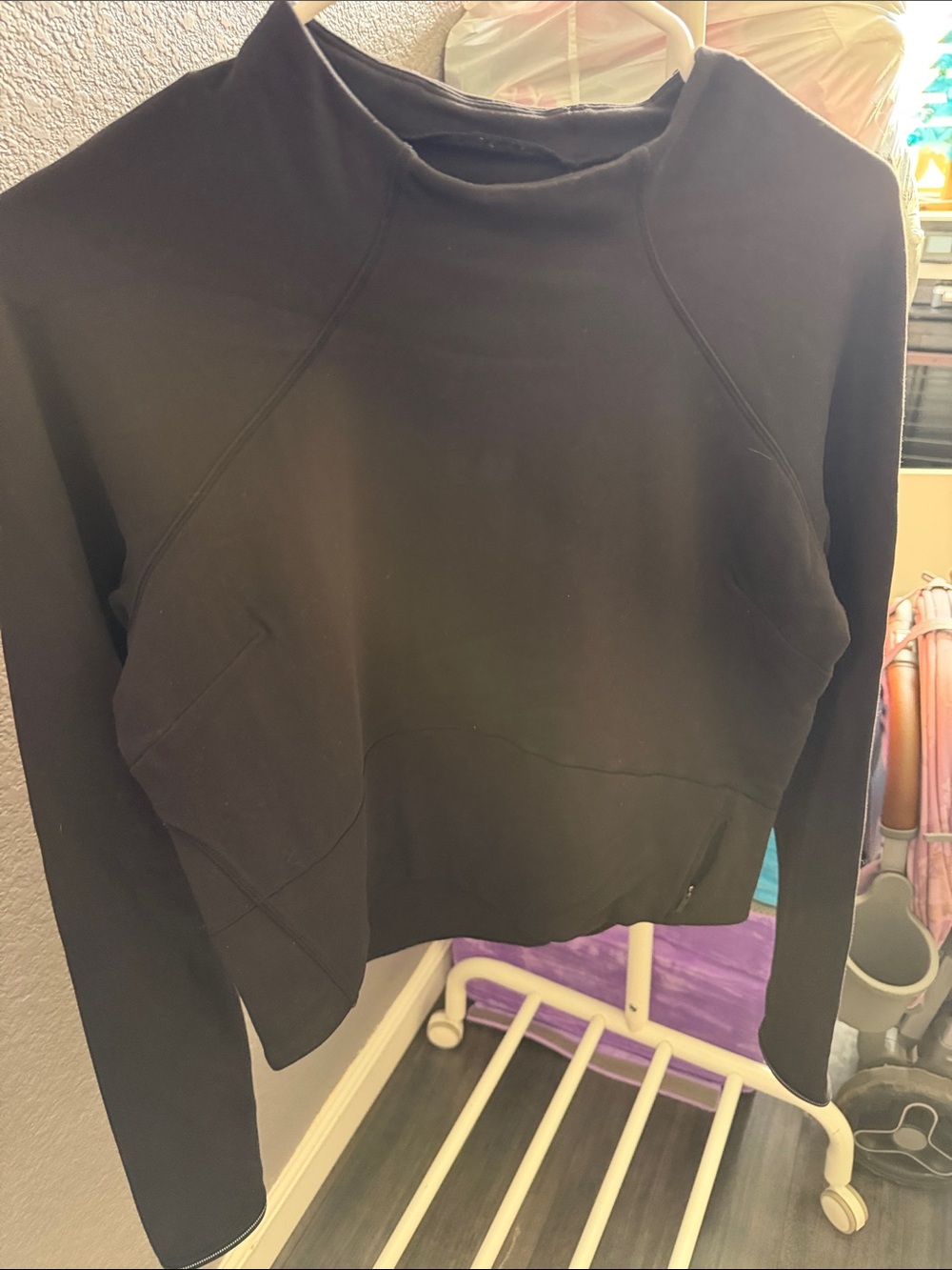 lululemon athletica Black Long-Sleeve Cropped Pullover